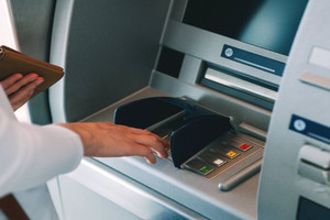 Thay đổi lớn tại ATM: Hạn mức rút tiền cao gấp 5 lần, có đảm bảo an toàn?