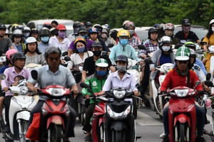 Nửa năm, Việt Nam tiêu thụ 1,6 triệu xe máy, một hãng tăng trưởng gần 500% áp đảo Honda và Yamaha