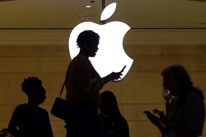 Apple bị tố ‘ăn cắp’ công nghệ làm Apple Pay