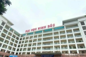 Bê bối ở Trường Đại học Kinh Bắc: Dừng đào tạo, thí sinh đi về đâu?
