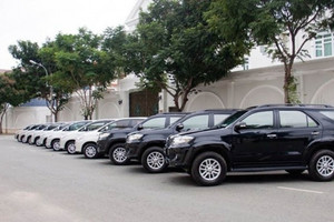 Sự thật về xe sang của triệu phú, bảo sao người giàu khiến tiền đẻ ra tiền