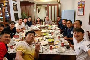Con trai 'kín tiếng' của bầu Đức bất ngờ xuất hiện, chi hơn 400 tỷ đồng mua cổ phiếu HAGL