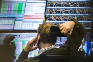 Dòng vốn ETF rút ròng kỷ lục bất chấp VN-Index lập đỉnh mới: Nguyên nhân đằng sau là gì?