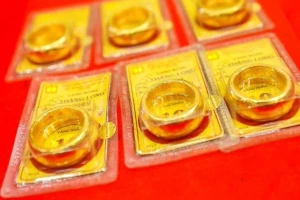 Giá vàng nhẫn tiếp đà giảm