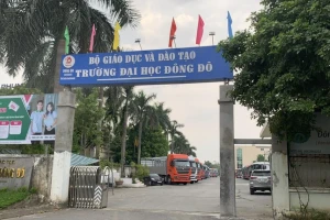 Trường đại học ' lay lắt ', bám nội thành để tồn tại