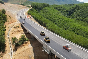 Chưa đầy 1 tuần nữa, cao tốc 12.500 tỷ kết nối 2 tỉnh hẹp nhất Việt Nam sẽ thông xe
