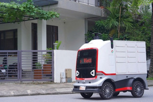 Lần đầu tiên tại Việt Nam, Viettel triển khai robot giao hàng tự động có sức chở 400kg