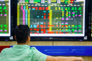 VN-Index có thể chạm 1.800 điểm cuối 2025: Ngành nào bứt phá mạnh?