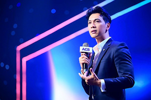 Chân dung Chủ tịch ngân hàng Việt Nam đầu tiên tham dự APEC, hình ảnh đời thường gây sốt cộng đồng mạng