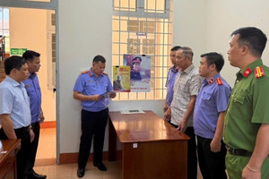 Bắt giữ một cựu thẩm phán TAND