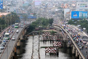 Cấm lưu thông qua cây cầu hơn 50 năm tuổi, cửa ngõ TP. HCM