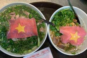 Trend thể hiện tinh thần yêu nước lan tỏa: Từ bát phở lá cờ đến đồ uống, bánh ngọt mang sắc đỏ sao vàng