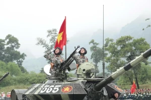 Tổng Bí thư: Quân đội, công an đã làm chủ, sản xuất nhiều loại vũ khí, thiết bị hiện đại
