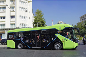 VinBus khai trương tuyến buýt miễn phí E11 phục vụ người dân tham quan Thủ đô dịp 2/9