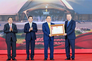Vingroup được trao Huân chương Lao động hạng Nhất
