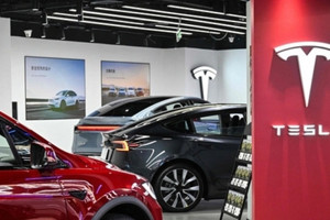 Tesla thử thách hệ thống tự lái tại hai 'ma trận giao thông' hỗn loạn bậc nhất thế giới