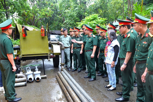 Gia đình Đại tướng Võ Nguyên Giáp nhận món quà kỷ vật đặc biệt từ đơn vị thuộc Bộ Quốc phòng