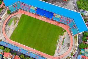 Sân vận động sức chứa 25.000 chỗ ngồi đạt tiêu chuẩn SEA Games tại Ninh Bình ‘lên đời’ long lanh trước ngày diễn ra trận đấu lịch sử