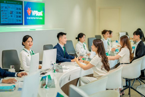7 lệnh 'cá mập' kéo trần VPB, hai cá nhân muốn gom 40 triệu cổ phiếu