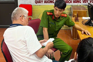 Ông H. mang 57 triệu đồng tiền mặt đến ngân hàng yêu cầu chuyển ngay cho 'Trưởng Công an xã', nhân viên Agribank lập tức mời công an đến