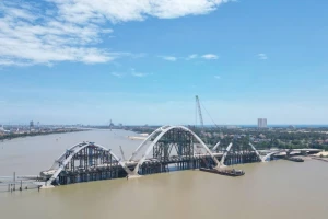 Quảng Trị: Cầu nghìn tỉ sắp hoàn thành, đường 2 đầu cầu chưa xong giải phóng mặt bằng