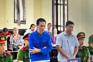 Bác sĩ cấp khống 54 giấy chứng nhận nghỉ việc hưởng bảo hiểm xã hội lĩnh 8 năm tù