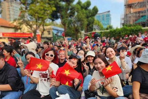 Hà Nội miễn phí bánh, nước, lương khô phục vụ người dân xem diễu binh 2/9