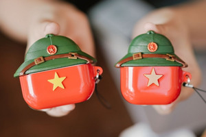 Chiếc ốp AirPods có tiền chưa chắc đã mua được: Mang hình ảnh 'nón cối - cờ đỏ sao vàng' kỷ niệm 80 năm Quốc khánh 2/9