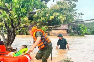 Nhiều nơi ở Lạng Sơn chìm trong biển nước
