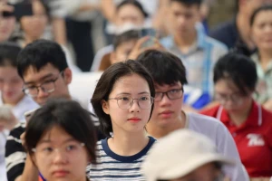 Khó như trượt đại học