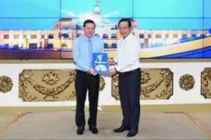 Chủ tịch UBND TPHCM trao quyết định bổ nhiệm cán bộ chủ chốt