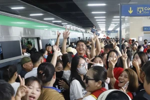 Metro Hà Nội lập kỷ lục vận chuyển hành khách