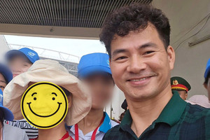 Cục trưởng Xuân Bắc chia sẻ hình ảnh chụp cùng một người phụ nữ trong đêm hợp luyện A80, danh tính gây bất ngờ