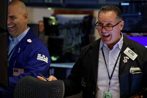 Phát biểu của Chủ tịch Fed thổi bùng thị trường: Dow Jones tăng hơn 800 điểm, Ether vượt đỉnh lịch sử