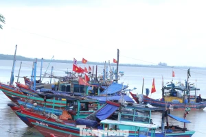 Nghệ An cấm biển ứng phó với bão số 5
