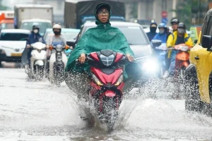 Bão số 5 gây mưa lớn ở Hà Nội, có nơi trên 200mm