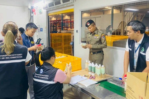Lực lượng cảnh sát bảo vệ người tiêu dùng tóm gọn đường dây sản xuất mỹ phẩm giả quy mô hơn 13 tỷ đồng, tịch thu 200.000 sản phẩm