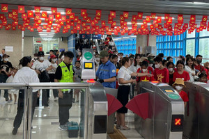 Tin vui cho người ở Hà Nội và nhân dân từ các địa phương đến Thủ đô xem diễu binh