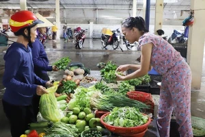 Không để xảy ra khan hiếm hàng hóa tại nơi ảnh hưởng bão số 5