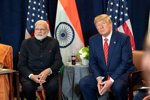 Mạnh tay trừng phạt, ông Trump đẩy nền kinh tế lớn thứ 3 châu Á xích lại gần hơn với 2 đối thủ chiến lược của Mỹ?