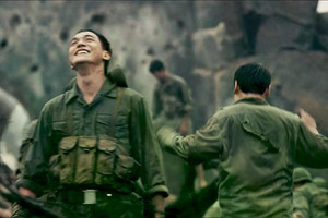 Phim 'Mưa đỏ' đạt doanh thu vượt 100 tỷ đồng sau 3 ngày công chiếu