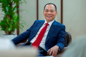 Tỷ phú Phạm Nhật Vượng vừa kiếm được 553 triệu USD trong lúc cổ phiếu VIC phá đỉnh lịch sử
