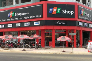V-Green của tỷ phú Phạm Nhật Vượng biến hệ thống cửa hàng FPT Shop thành trạm sạc và đổi pin xe VinFast
