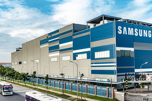 Thủ tướng Phạm Minh Chính vừa ký tặng biển chiếc điện thoại thứ 2 tỷ của Samsung sản xuất tại Việt Nam