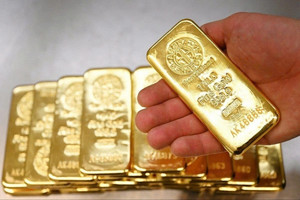 Giá vàng trong nước áp sát 128 triệu đồng/lượng, bỏ xa thế giới gần 19 triệu