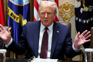 Ông Trump mạnh tay với Fed, tuyên bố sắp có 'lá bài tẩy' để sớm hạ lãi suất