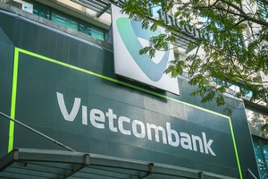 Hàng loạt phòng giao dịch Vietcombank tại Hà Nội dừng giao dịch tiền mặt ngày 27/8