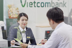 VCB lập đỉnh muộn nhất nhóm ngân hàng, thị trường đang phát đi thông điệp gì?