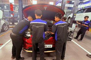 Mua VinFast VF 8 và bị gặp sự cố đèn, chủ xe tuyên bố thẳng về chế độ bảo hành của hãng, cách phục vụ của nhân viên