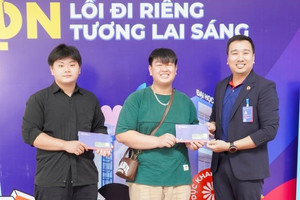 Một trường đại học tặng tiền cho 100% sinh viên nhân dịp Quốc khánh 2/9